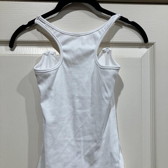 White Sleeveless Women's Top - Picture 4 of 6